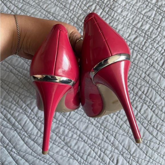 NWOT Marc Fisher Ruby Red & Gold Stripe Heels Size 8.5, 10 - Picture 4 of 4